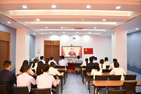 江蘇遠洋組織青年集中(zhōng)觀看慶祝中(zhōng)國共青團成立100周年大(dà)會直播